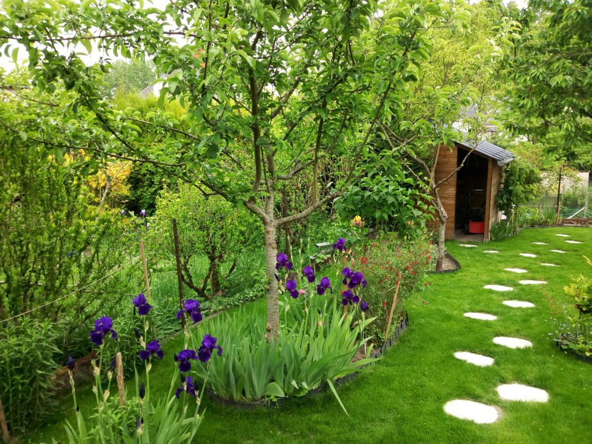 Le Petit Jardin Yoyo Ξενοδοχείο Monts Εξωτερικό φωτογραφία